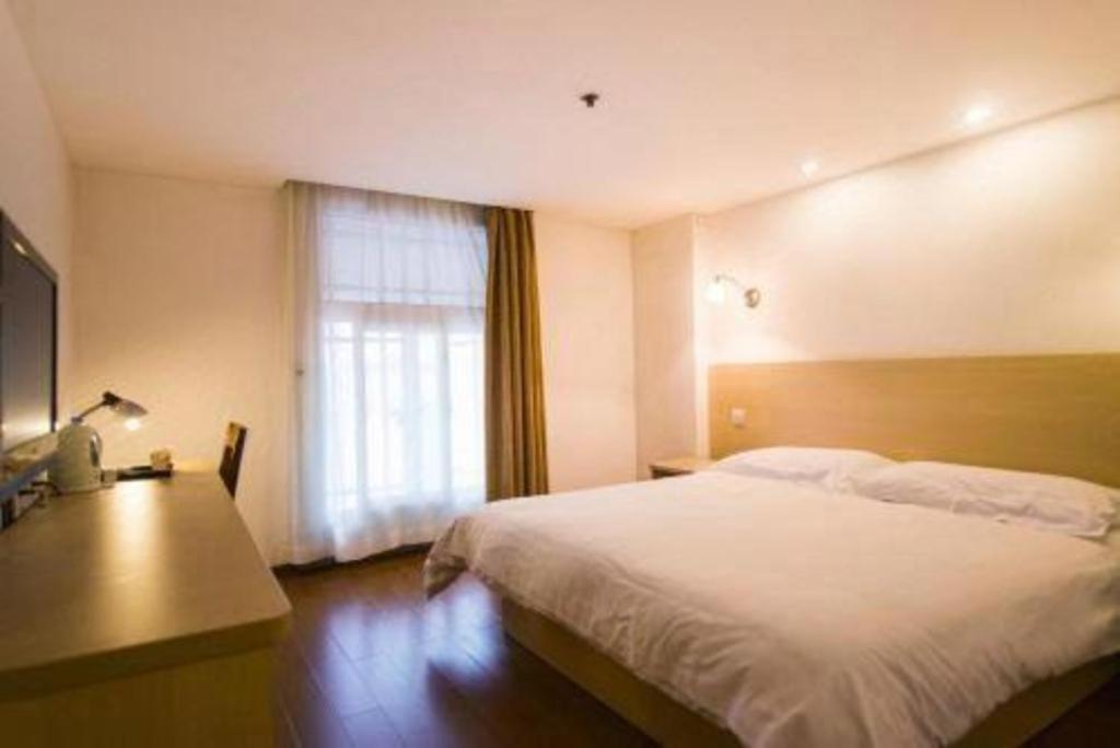Home Inn Plus Shanghai New International Expo Center Yushan Road Yuanshen Sports Exterior photo