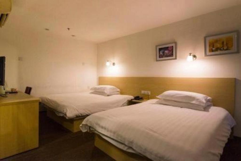 Home Inn Plus Shanghai New International Expo Center Yushan Road Yuanshen Sports Exterior photo
