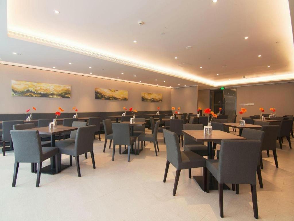 Home Inn Plus Shanghai New International Expo Center Yushan Road Yuanshen Sports Exterior photo